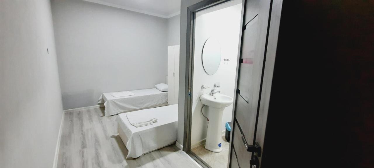 Vip Hostel Turkistan Bagian luar foto